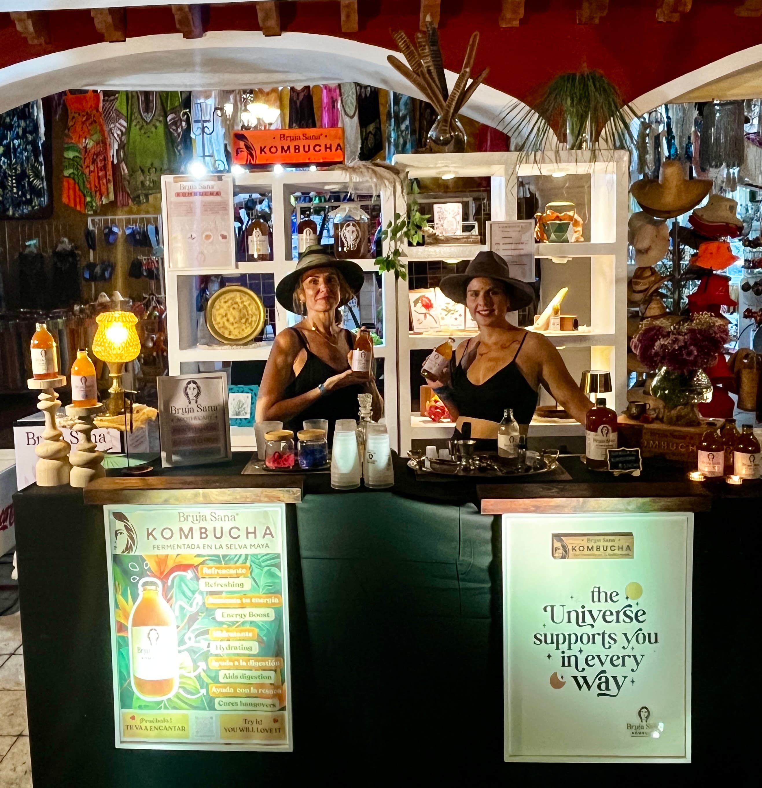 Bruja Sana en un festival de mixología en la Riviera Maya